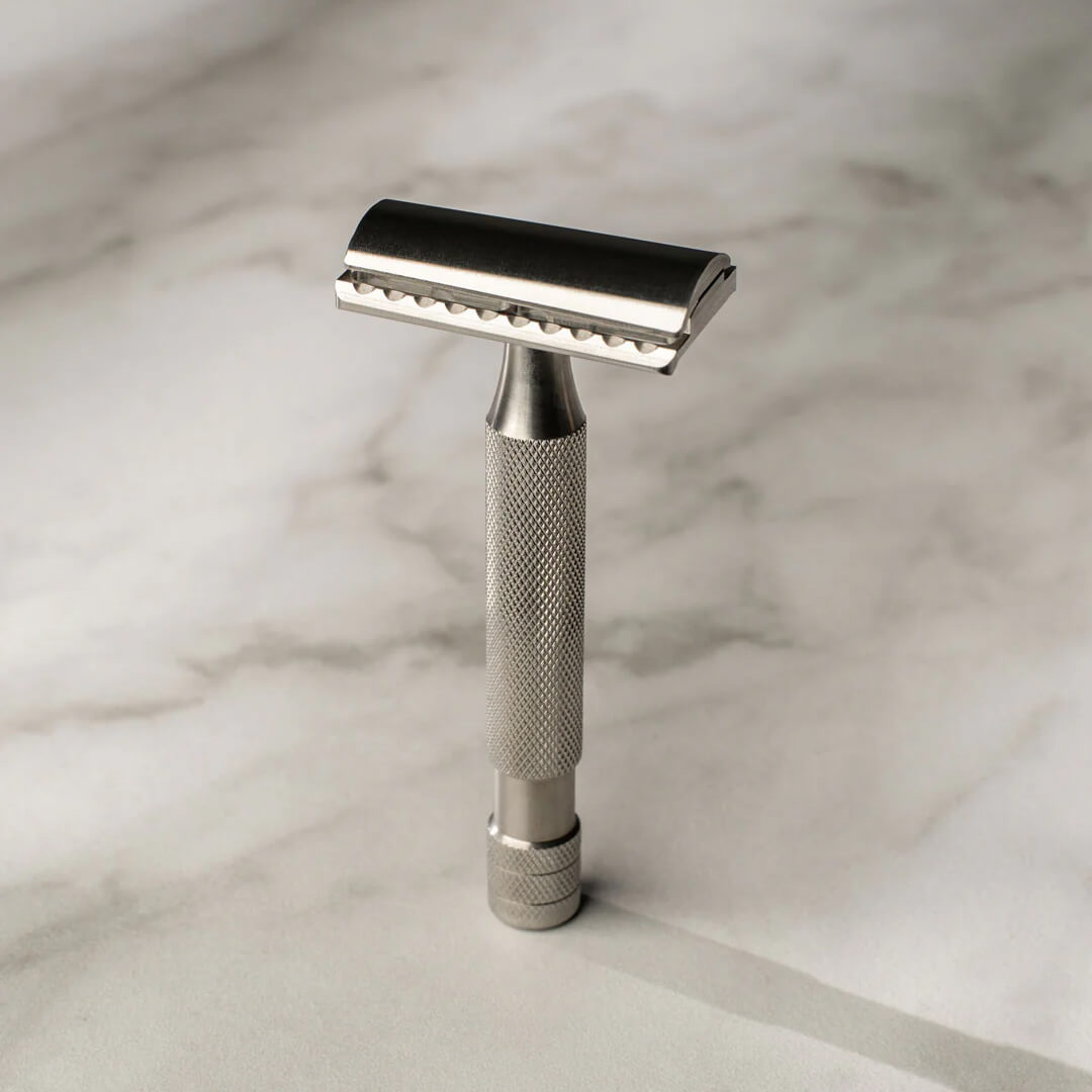 Above The Tie S1 Slant Razor